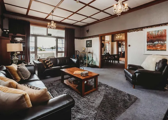 Timata Ora - 7Br Family Home In Prime Location